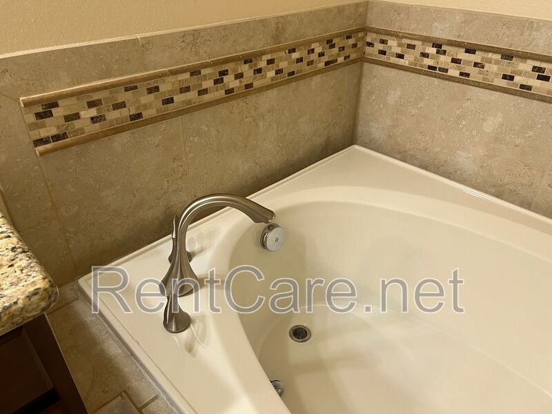 Beautiful 4/3.5 home located in Independence Signature Lakes Community of Winter Garden! property image