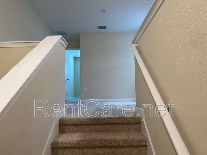 Beautiful 4/3.5 home located in Independence Signature Lakes Community of Winter Garden! property image