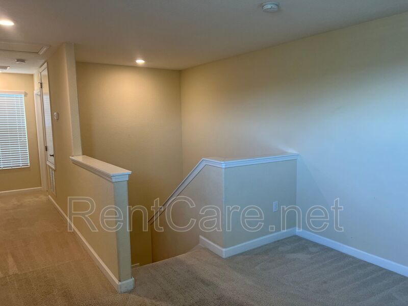 Beautiful 4/3.5 home located in Independence Signature Lakes Community of Winter Garden! property image