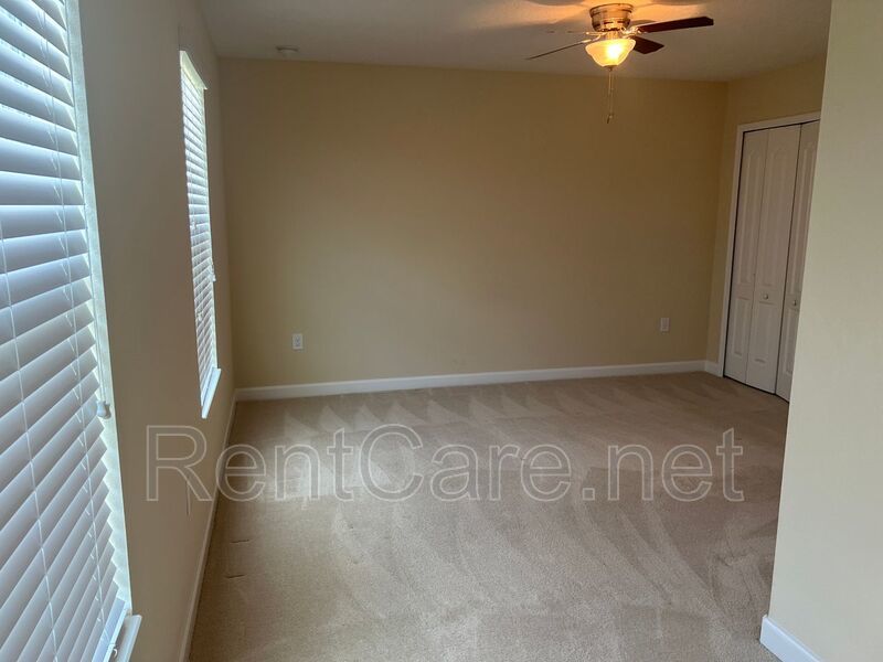 Beautiful 4/3.5 home located in Independence Signature Lakes Community of Winter Garden! property image