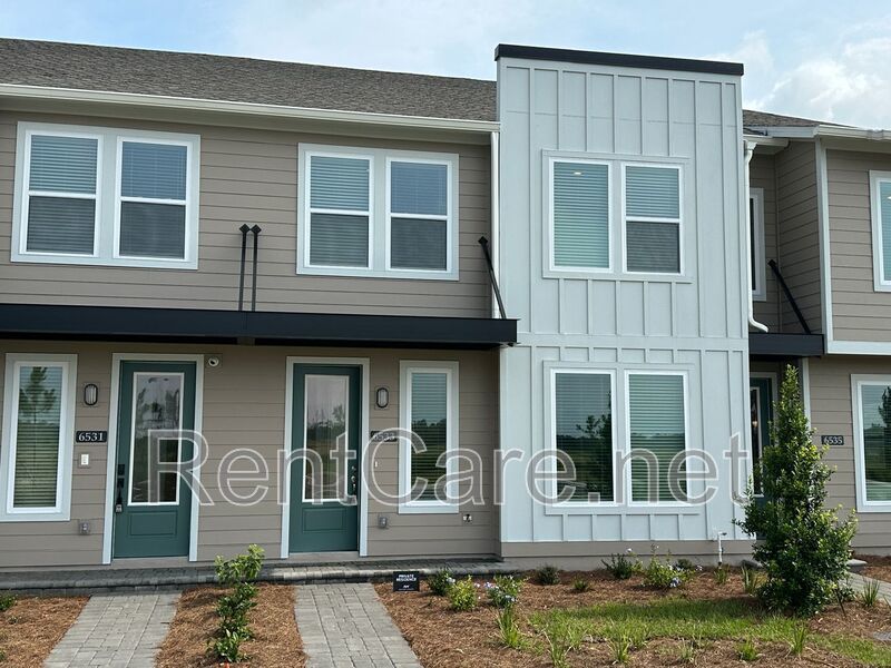 Stunning 3/2.5 Town Home in St. Cloud very close to Lake Nona District property image