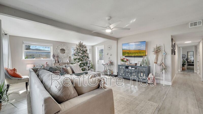 Cozy Remodeled 3/2 in North Orlando! Available February 2026! property image