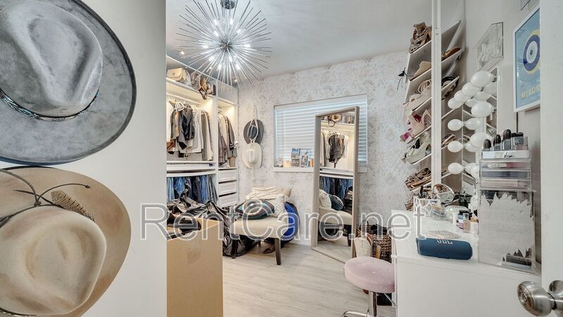 Cozy Remodeled 3/2 in North Orlando! Available February 2026! property image