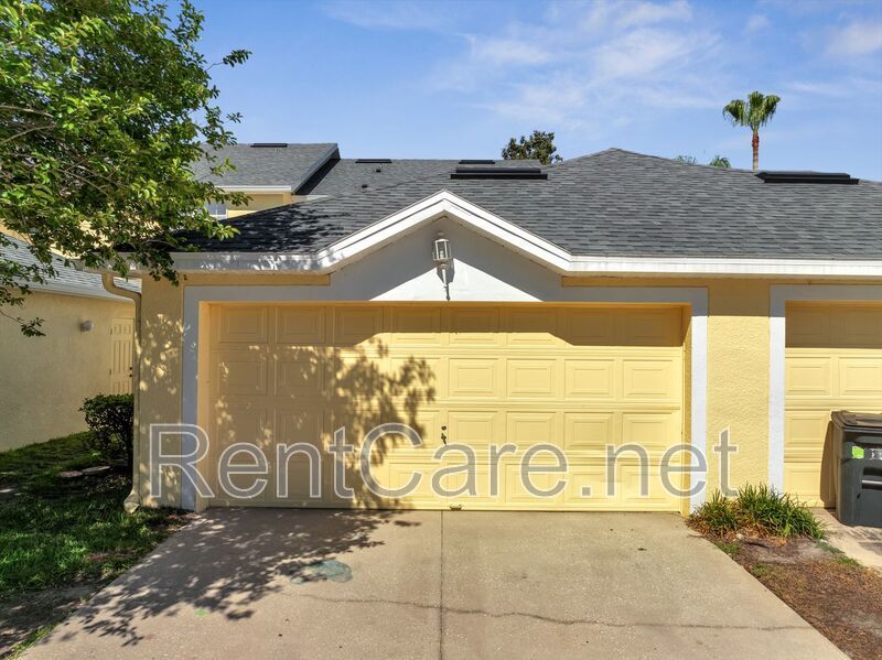 Lovely 4/3.5 Town Home in Summerport with 2 car garage! Available August! property image