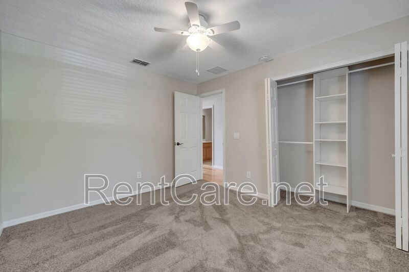 Lovely 4/3.5 Town Home in Summerport with 2 car garage! Available August! property image