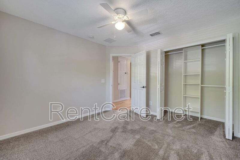 Lovely 4/3.5 Town Home in Summerport with 2 car garage! Available August! property image