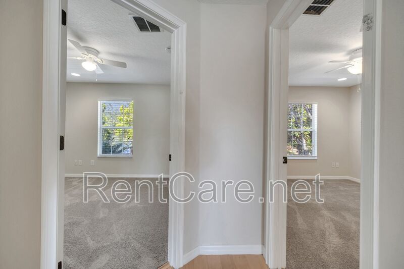 Lovely 4/3.5 Town Home in Summerport with 2 car garage! Available August! property image