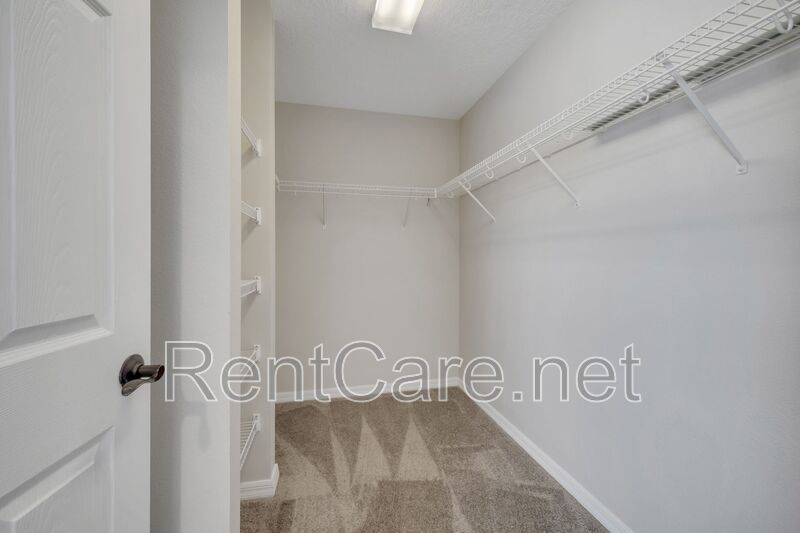 Lovely 4/3.5 Town Home in Summerport with 2 car garage! Available August! property image