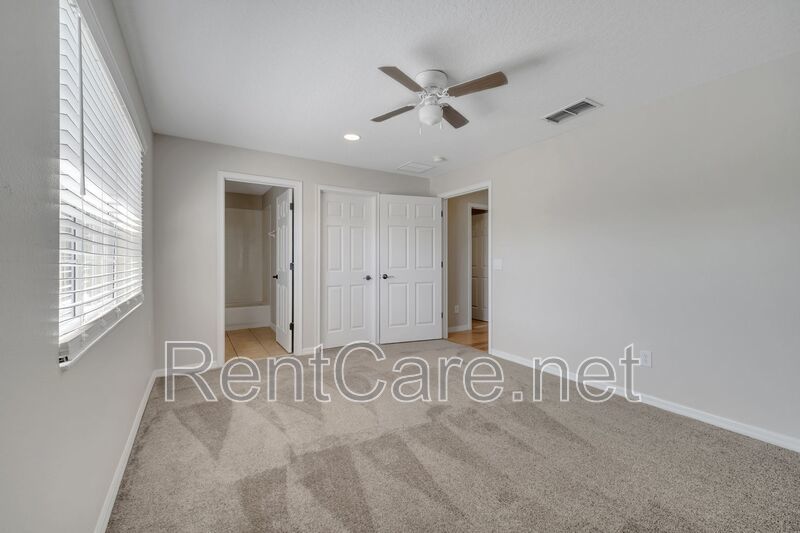Lovely 4/3.5 Town Home in Summerport with 2 car garage! Available August! property image