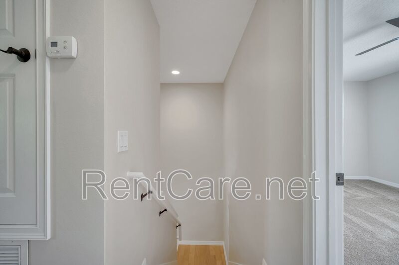 Lovely 4/3.5 Town Home in Summerport with 2 car garage! Available August! property image