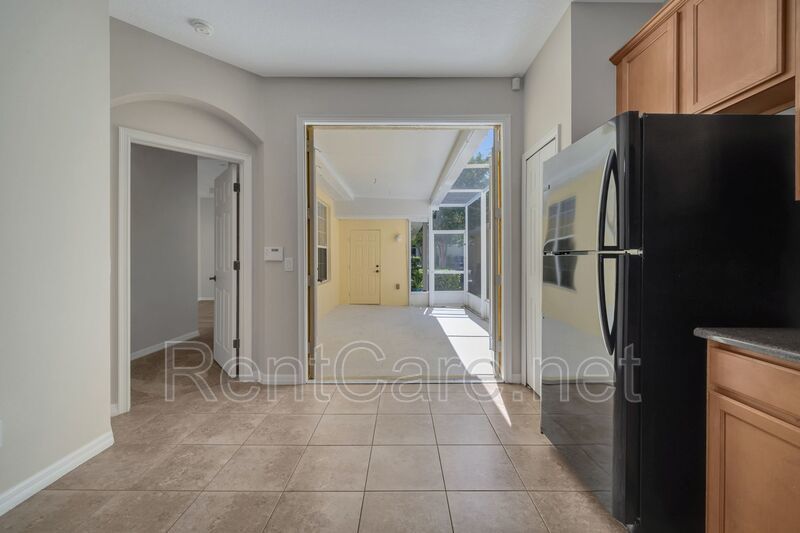 Lovely 4/3.5 Town Home in Summerport with 2 car garage! Available August! property image