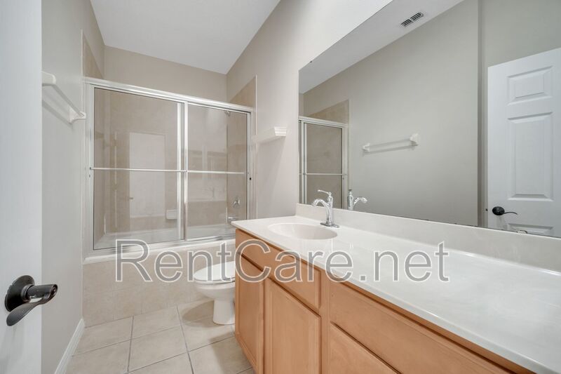 Lovely 4/3.5 Town Home in Summerport with 2 car garage! Available August! property image