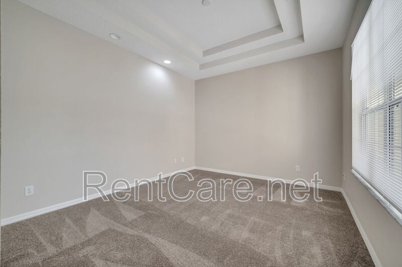 Lovely 4/3.5 Town Home in Summerport with 2 car garage! Available August! property image