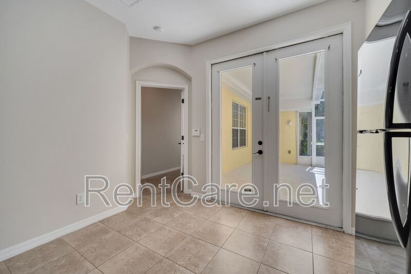 Lovely 4/3.5 Town Home in Summerport with 2 car garage! Available August! property image
