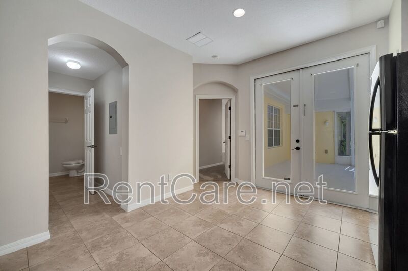 Lovely 4/3.5 Town Home in Summerport with 2 car garage! Available August! property image