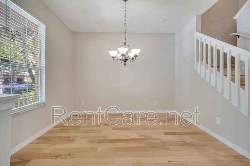 Lovely 4/3.5 Town Home in Summerport with 2 car garage! Available August! property image