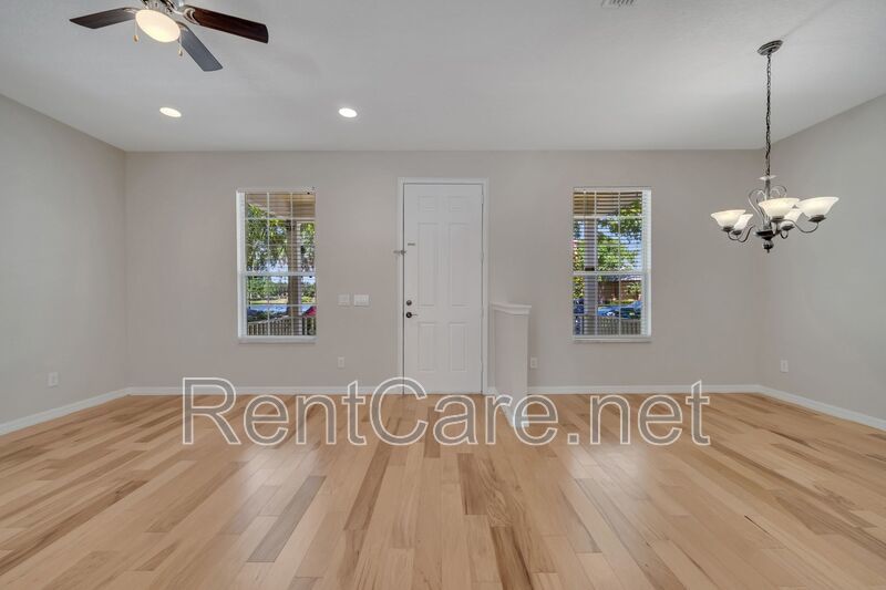 Lovely 4/3.5 Town Home in Summerport with 2 car garage! Available August! property image