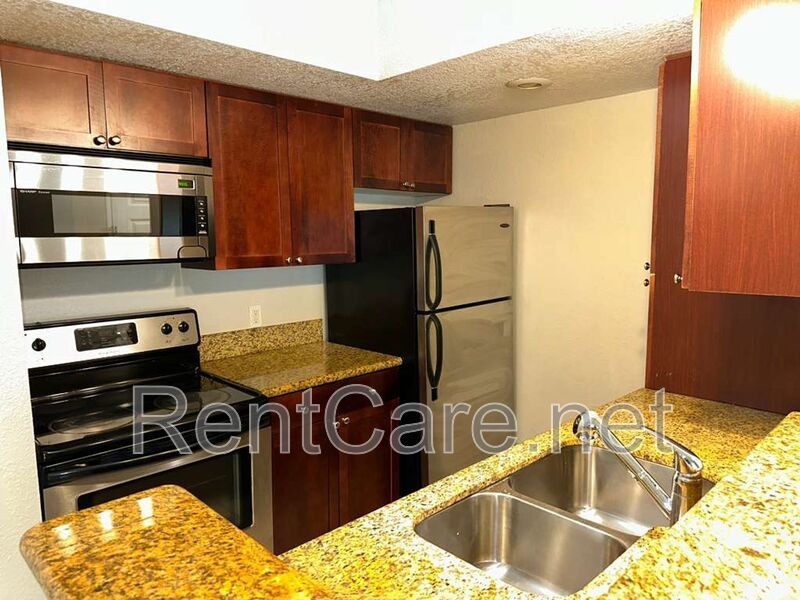Cozy 2/2 2nd Floor Condo by Millenia Mall! Available Now! property image