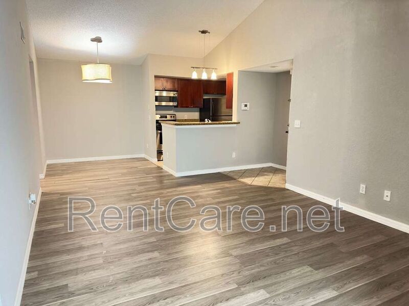 Cozy 2/2 2nd Floor Condo by Millenia Mall! Available Now! property image