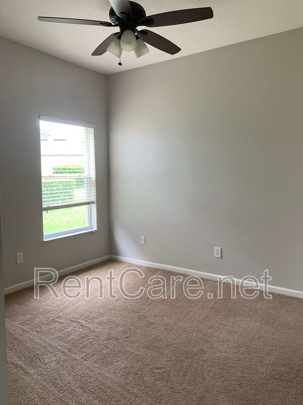3/2 House in Gated Community close to UCF in East Orlando.  Available Now. property image