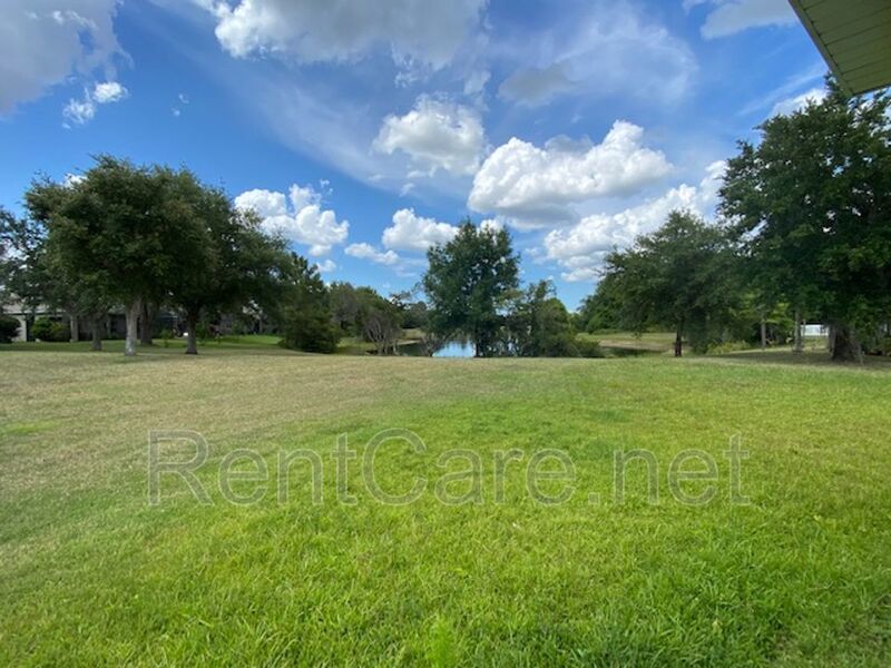 3/2 House in Gated Community close to UCF in East Orlando.  Available Now. property image