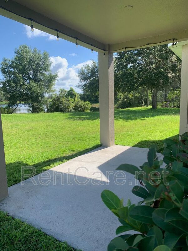 3/2 House in Gated Community close to UCF in East Orlando.  Available Now. property image