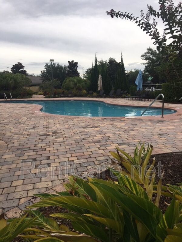 3/2 House in Gated Community close to UCF in East Orlando.  Available Now. property image