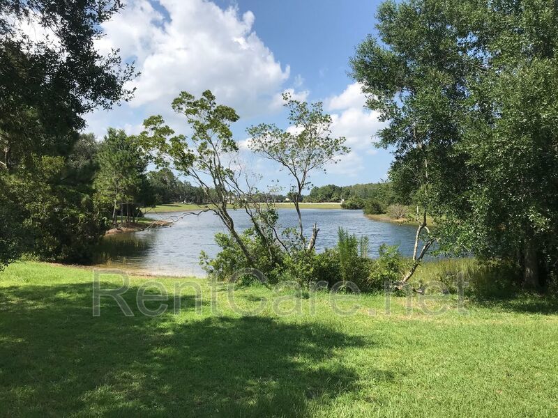 3/2 House in Gated Community close to UCF in East Orlando.  Available Now. property image