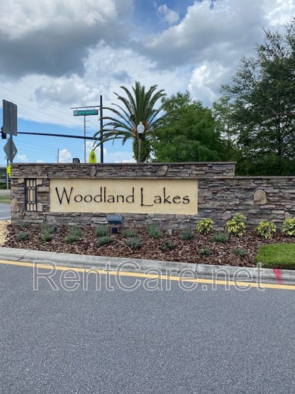 3/2 House in Gated Community close to UCF in East Orlando.  Available Now. property image