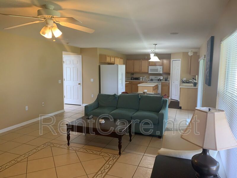 Stunning 4/2.5  Home in Beautiful Clermont. property image