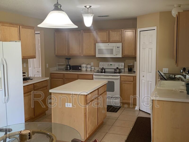 Stunning 4/2.5  Home in Beautiful Clermont. property image