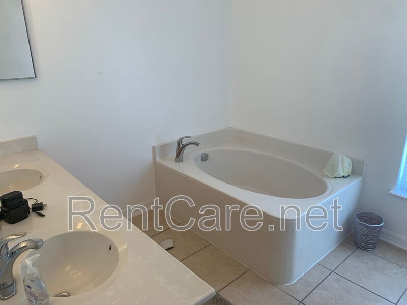 Stunning 4/2.5  Home in Beautiful Clermont. property image