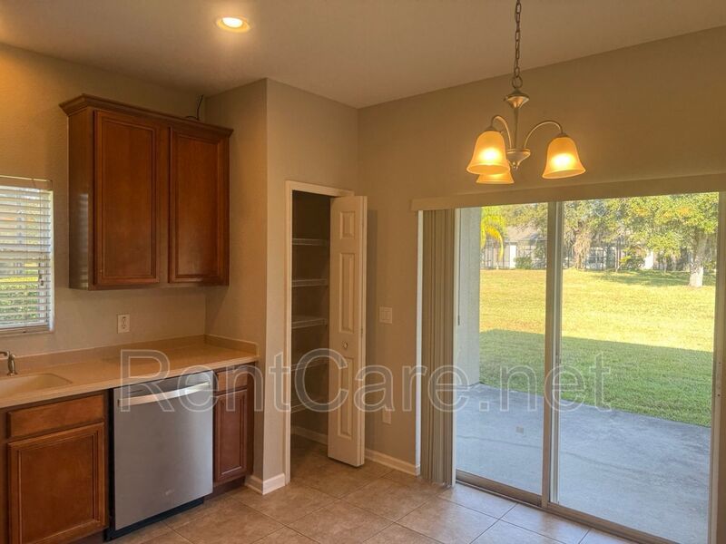 3/2 House in Gated Community close to UCF in East Orlando.  Available Now. property image