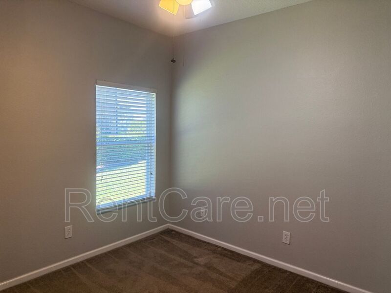 3/2 House in Gated Community close to UCF in East Orlando.  Available Now. property image