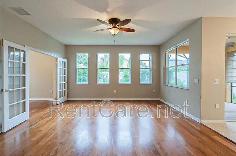 Spacious 3/2 with enclosed office and fence enclosed yard! property image