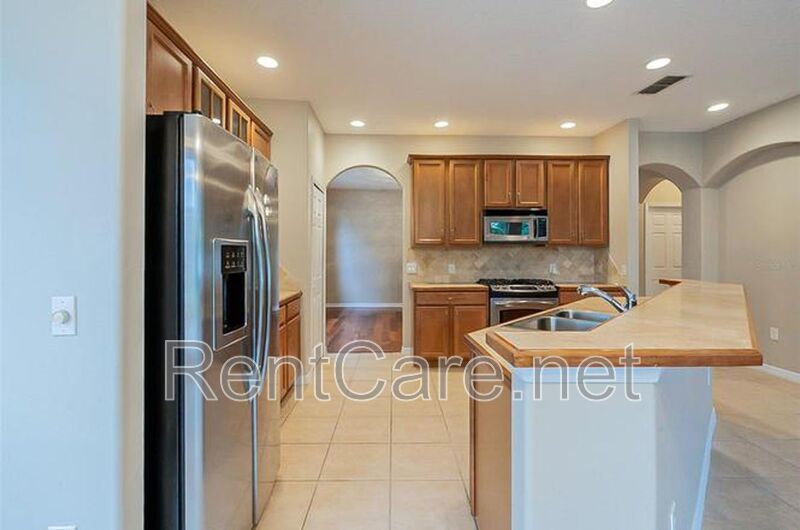 Spacious 3/2 with enclosed office and fence enclosed yard! property image