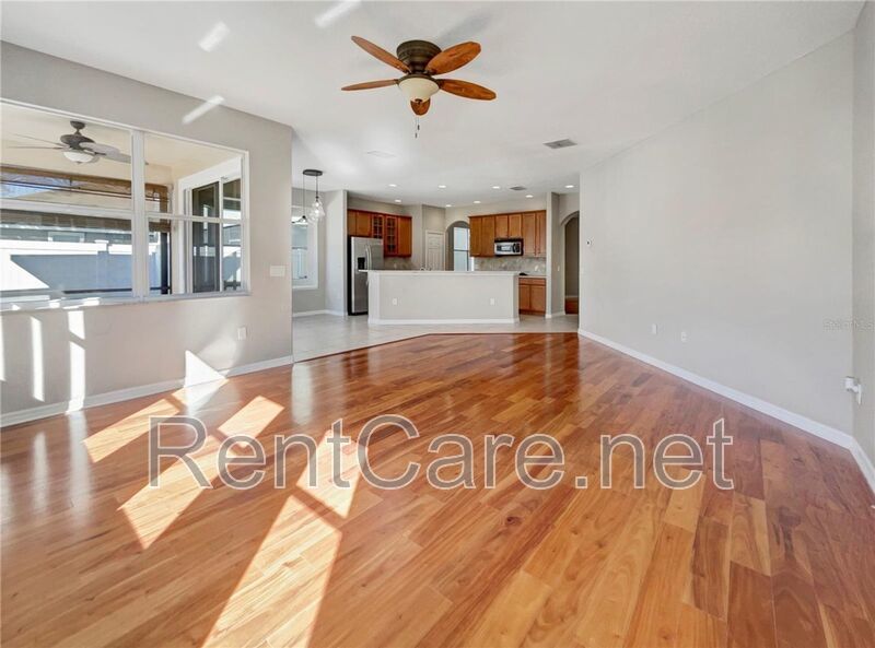 Spacious 3/2 with enclosed office and fence enclosed yard! property image