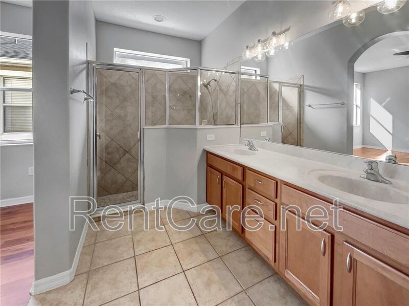 Spacious 3/2 with enclosed office and fence enclosed yard! property image