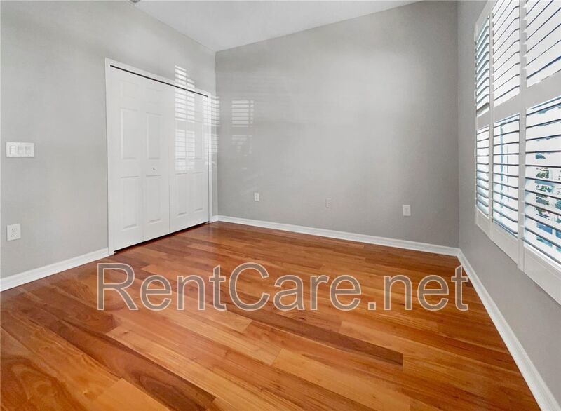 Spacious 3/2 with enclosed office and fence enclosed yard! property image