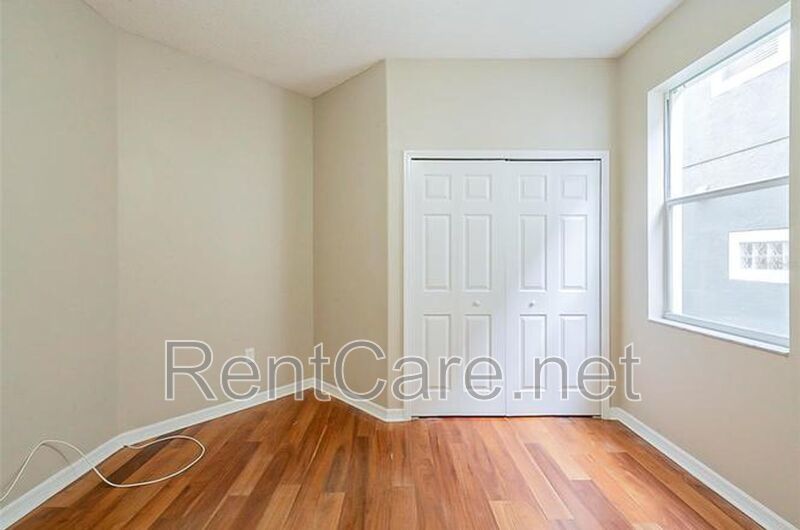 Spacious 3/2 with enclosed office and fence enclosed yard! property image