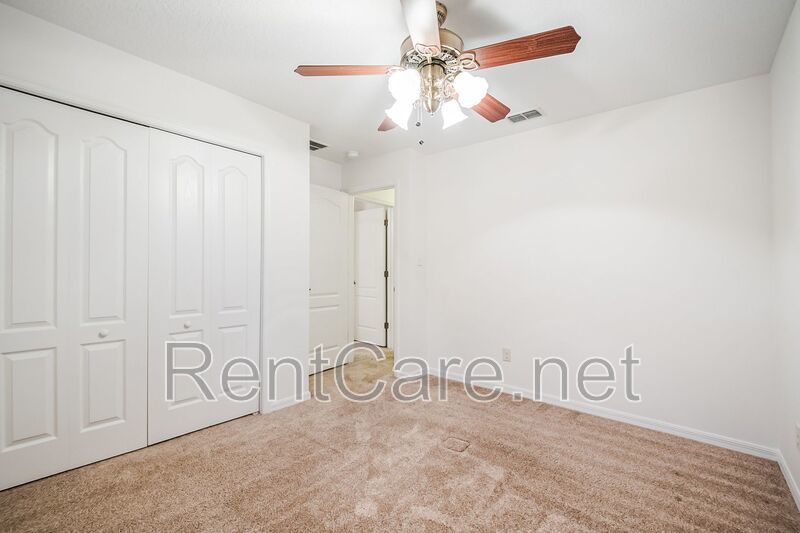 Cozy 3/2 Freshly painted home with large yard in Leesburg! property image