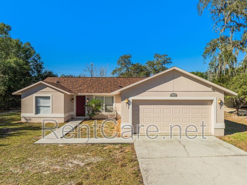 Spacious 3/2 home in Oviedo, just minutes to UCF.  Fresh paint and new carpet! No HOA! property image