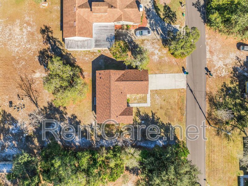 Spacious 3/2 home in Oviedo, just minutes to UCF.  Fresh paint and new carpet! No HOA! property image