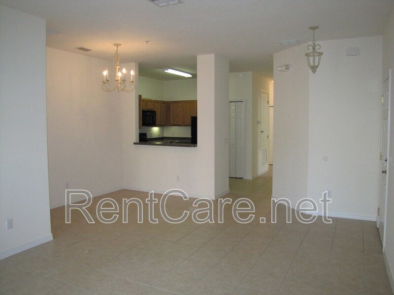 Spacious 3/2 Condo in the Gated Oakwater Community with Single Car Garage! Brand new carpets and Freshly Painted! property image