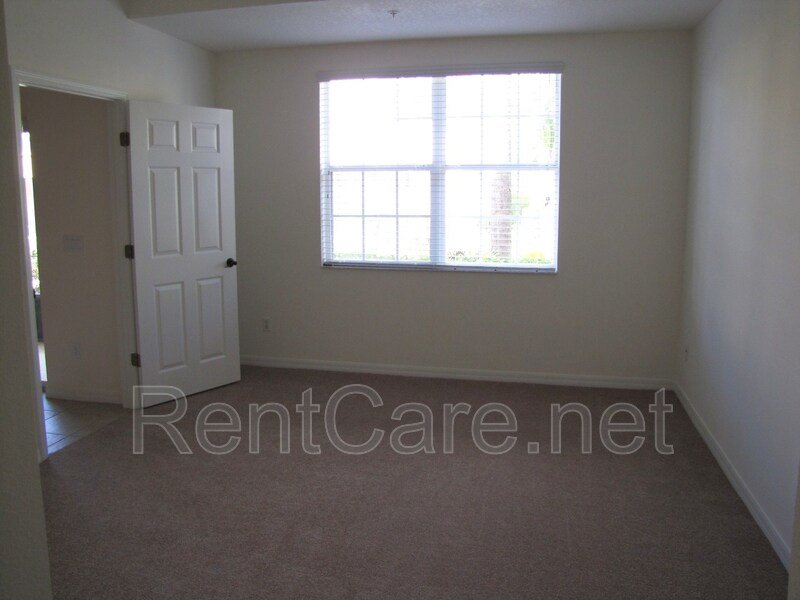 Spacious 3/2 Condo in the Gated Oakwater Community with Single Car Garage! Brand new carpets and Freshly Painted! property image