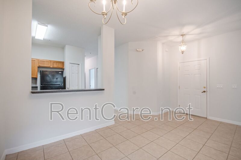 Spacious 3/2 Condo in the Gated Oakwater Community with Single Car Garage! Brand new carpets and Freshly Painted! property image