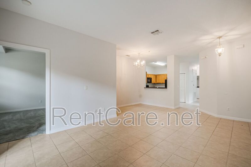 Spacious 3/2 Condo in the Gated Oakwater Community with Single Car Garage! Brand new carpets and Freshly Painted! property image