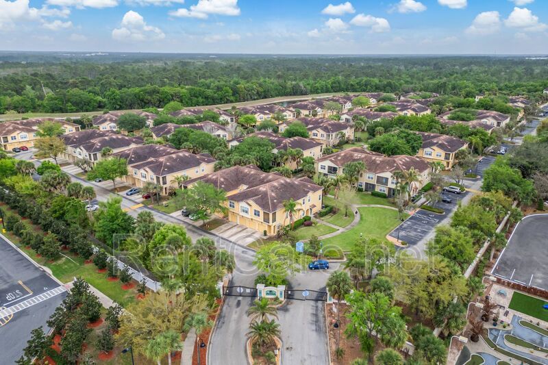 Spacious 3/2 Condo in the Gated Oakwater Community with Single Car Garage! Brand new carpets and Freshly Painted! property image