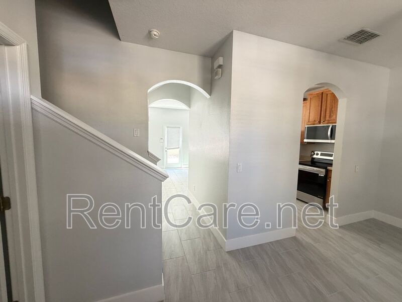 Lovely 2/2.5 Town Home in Beacon Park S. Orlando with two car detached garage! Available Now! property image