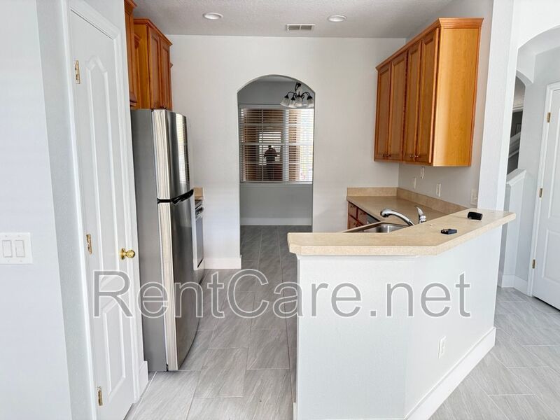 Lovely 2/2.5 Town Home in Beacon Park S. Orlando with two car detached garage! Available Now! property image